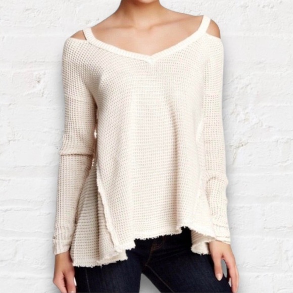 Free People Cold Shoulder Waffle Knit Long Sleeve Sweater Size XS Oversized Boho - Picture 2 of 8